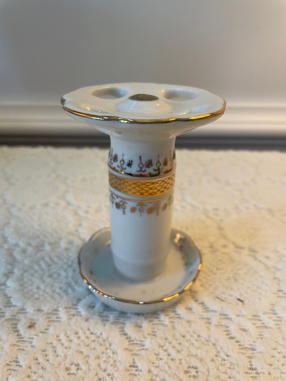 Vintage porcelain toothbrush holder